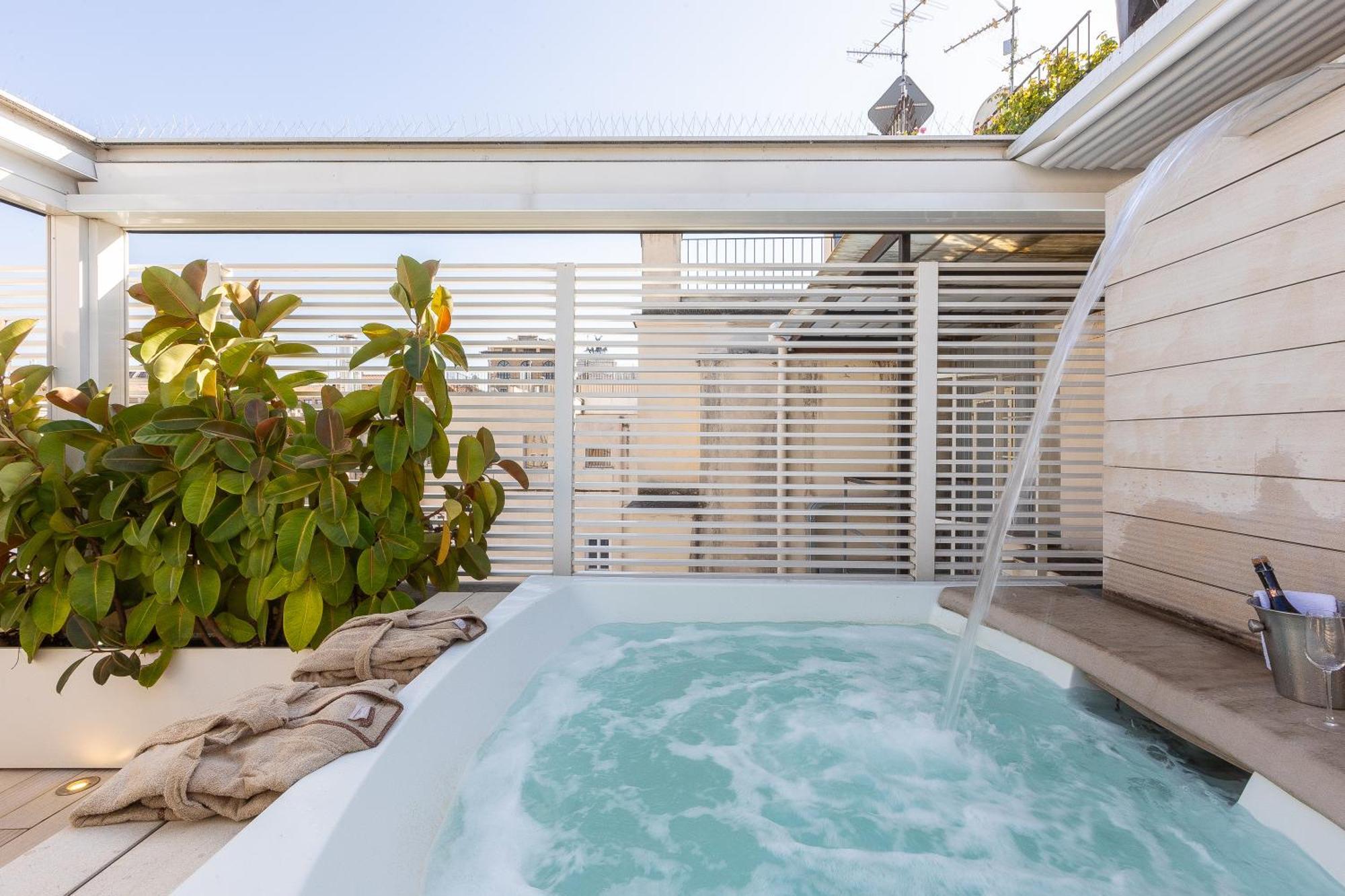 Amazing Piazza Venezia With Jacuzzi And Terrace Rom